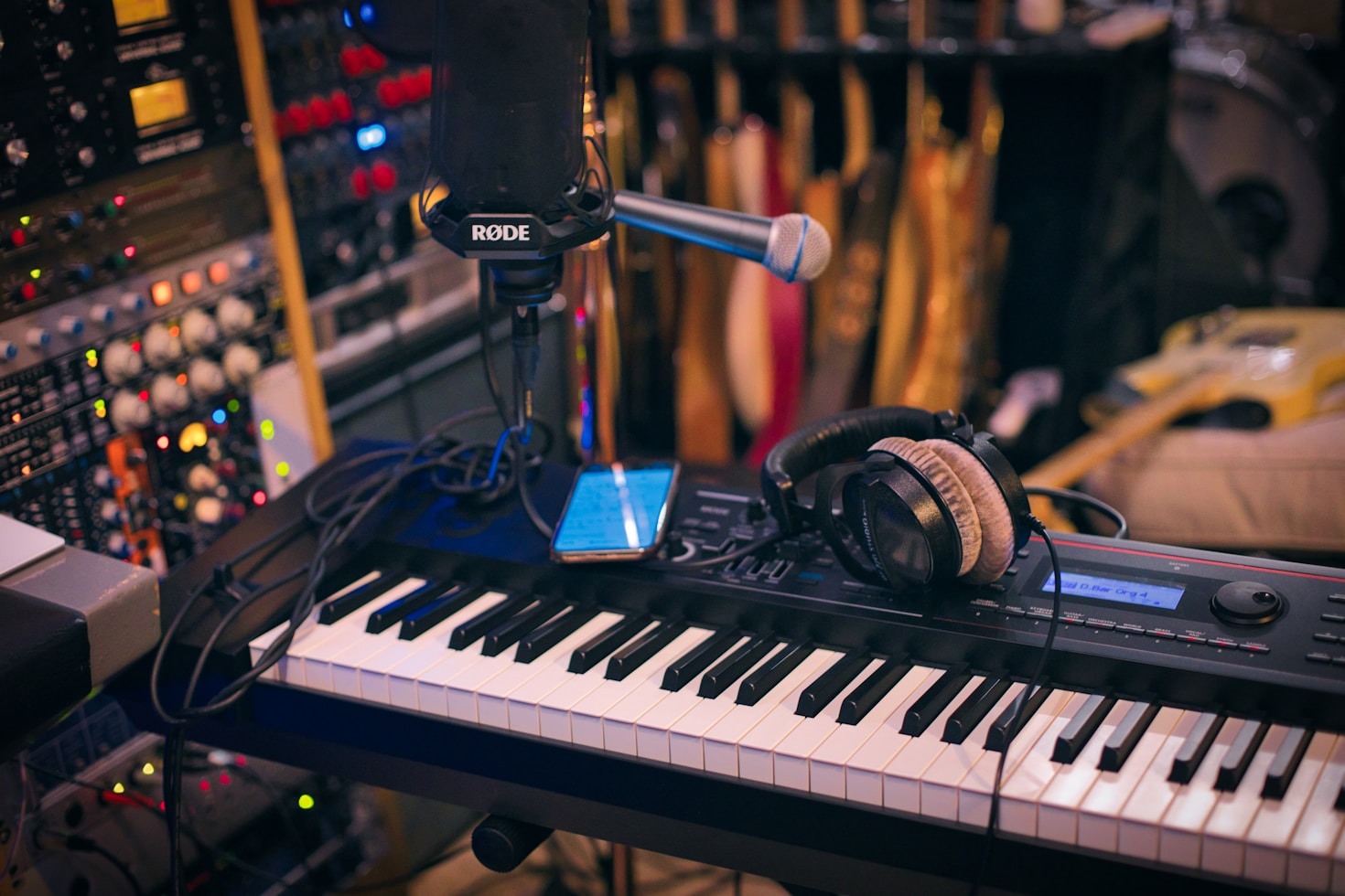 5 Emerging Artists You Need to Know from UniFLOWs